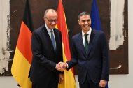 El presidente del Gobierno de España, Pedro Sánchez, y el canciller alemán, Friedrich Merz
