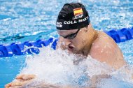 Carles Coll, nadando la braza.