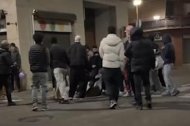 Imagen de la agresión grupal a una pareja en la Fiesta Mayor de Argentona (Barcelona)