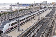 Un tren parado en la estación de Tarragona.
