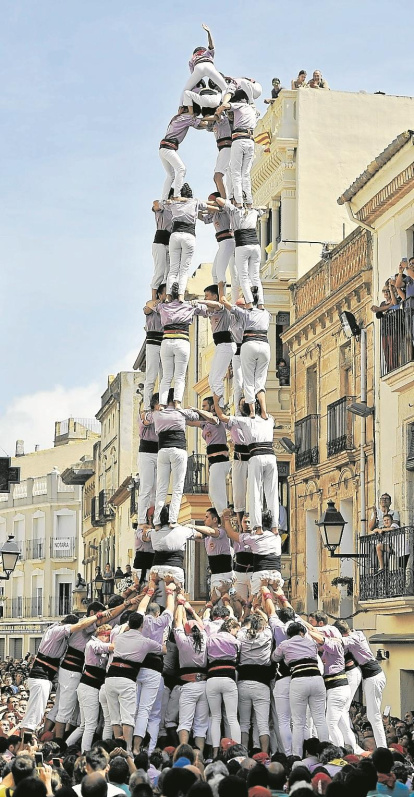 La Colla Jove Xiquets de Tarragona completava, per segon any consecutiu, el 5de9 amb folre a l’Arboç.