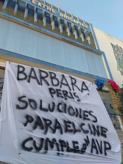 Los vecinos piden a la concejal de playas soluciones.