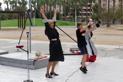 Alumnos y alumnas del ciclo superior de primaria y primer ciclo de la ESO asistieron como público.