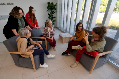 El sábado pasado se celebró el workshop ‘Find your filter’ con la compañía Eléctrico 28, en el Casal Cívic de Gent Gran.