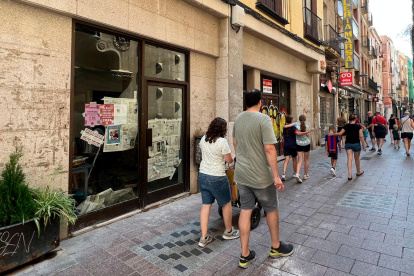 En la calle Jesús abrirá una cafetería para gatos en lo que fue un banco.