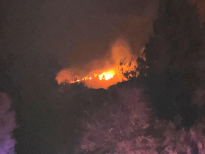 El aviso del incendio se ha recibido a las 2.38 horas de la madrugada.