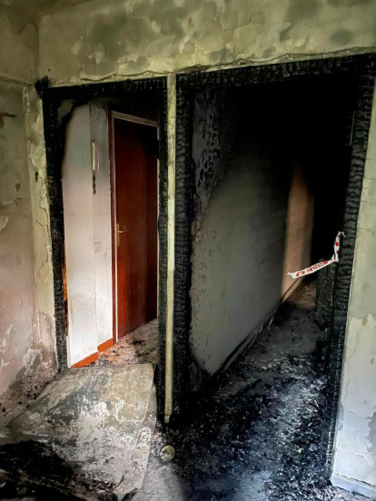 En el primer piso, las puertas han quedado calcinadas.