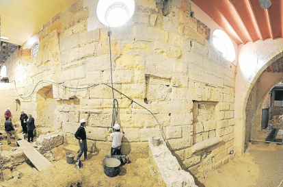 Las excavaciones arqueológicas en el exedra de la Catedral.