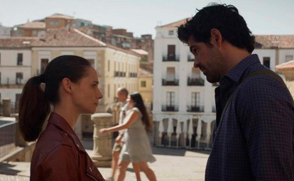 Elena Rivera y Miguel Ángel Muñoz durante un momento del rodaje en Cáceres.