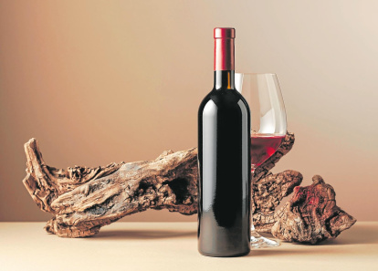 En poco más de cinco años, el consumo mundial de vino tinto se ha desplomado, a la vez que aumenta el de vino blanco.