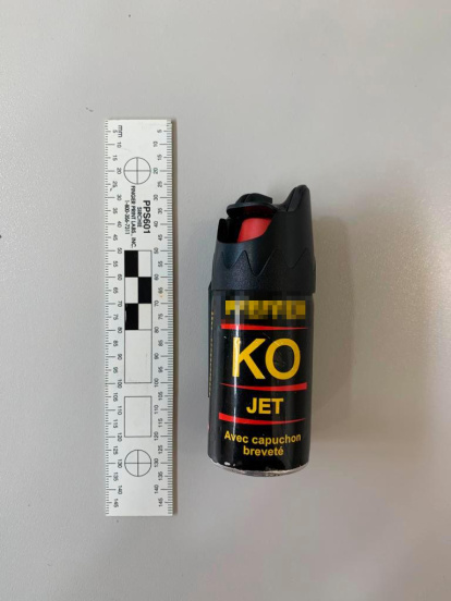 El espray utilizado por los ladrones en el asalto.