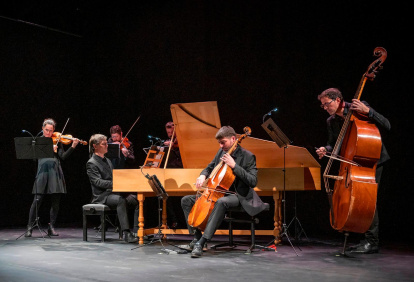 El canongí Daniel Espasa (pianista) en el concert d’inauguració de les obres de l’Orfeó.