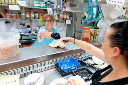 Pesca Salada Hernández, con María Hernández.