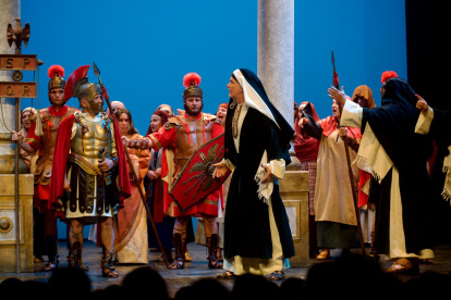 Un instante de la representación de La Passió d’Ulldecona.