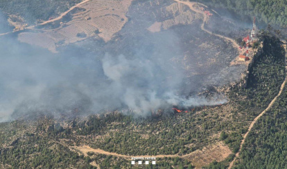 El incendio, en acción.