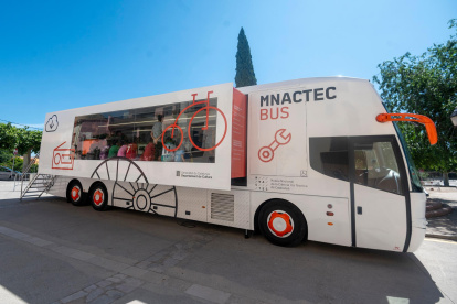 El projecte museístic itinerant MNACTEC Bus, del Museu Nacional de la Ciència i la Tècnica de Catalunya.