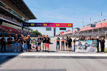 Minuto de silencio en memoria de Josep Maria Folch y Raül Torras.