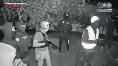 Grupo de falsos policías que realizaba narcoasaltos en Tarragona y que, tras una investigación, fueron detenidos.