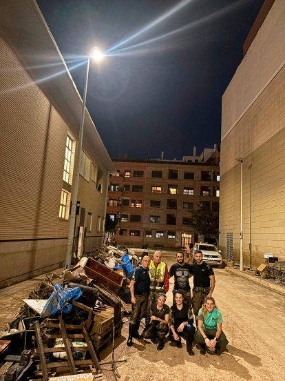 Los siete policias del cuerpo, sobre el terreno.