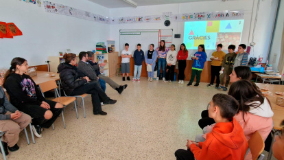 La presentació a l’alcalde de Santa Oliva.