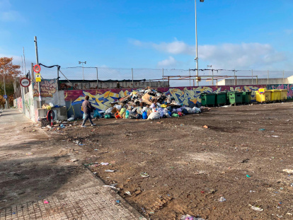 Los vecinos temen que la zona vuelva a desbordarse de basura.