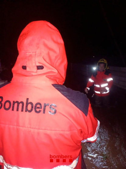 Imagen de uno de los servicios realizado por Bombers debido a las lluvias en Tarragona.