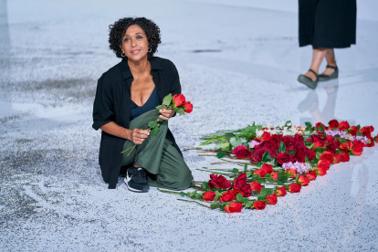 Vicenta Ndongo es una de las once actrices de la obra.