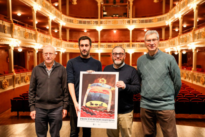 Lluís Colomés, Joan Magrané, Daniel Recasens y Xavier Filella mostrando el cartel de Prosceni Reddis Bartrina.