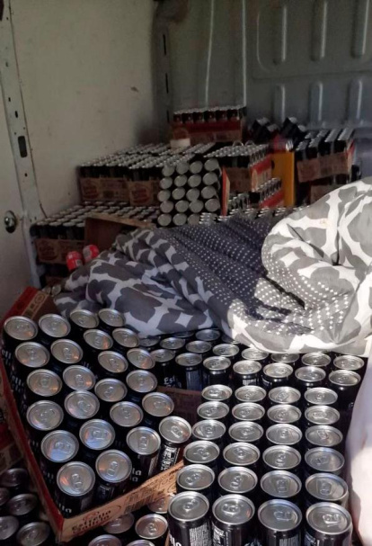 Las cajas de cerveza que transportaba el presunto ladrón.