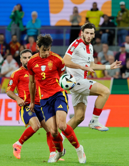 Instante en el que Le Normand se marca gol en propia.