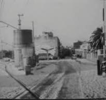 Una gasolinera en la calle Doctor Robert. en diciembre de 1962, cuando la nevada.