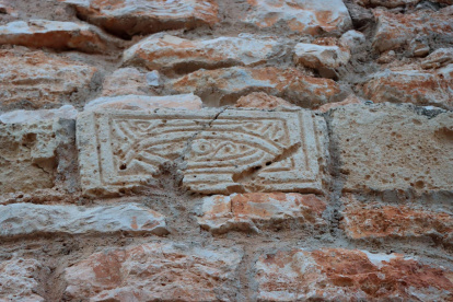 Algunos de los sillares de la fachada.
