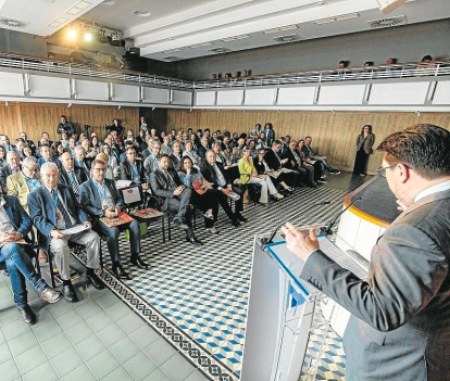 El consejero delegado del ‘Diari’, Santiago Batchilleria, en un momento de su intervención.