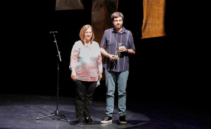 Ramon Macià recogió el Premi de narrativa curta per Internet Tinet por el relato ‘Enlairament’,