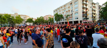 En Vila-seca los seguidores de la Roja viven con emoción la final.