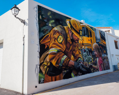 El mural en el local de La Fassina de La Bisbal del Penedès.