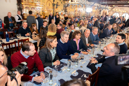 En la calçotada del PP de este domingo había 330 personas.