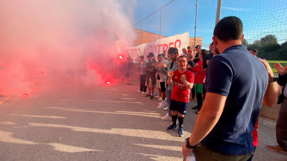 Una cincuentena de aficionados mostraron su afecto a Dani Vidal.