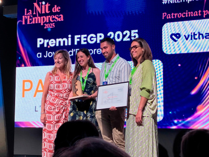 Passiuons recibió el reconocimiento como empresa joven.