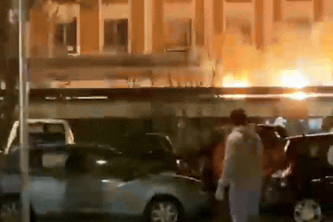 Las explosiones causadas por la catenaria al contacto con el tejado de un vagón de tren.