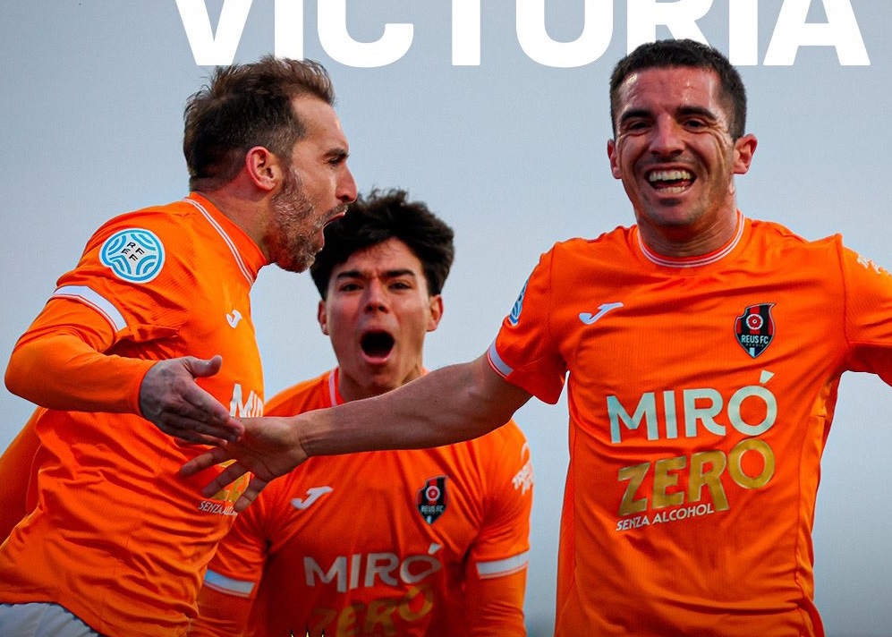 Benito y Aitor Serrano celebran el segundo gol del Reus esta tarde.