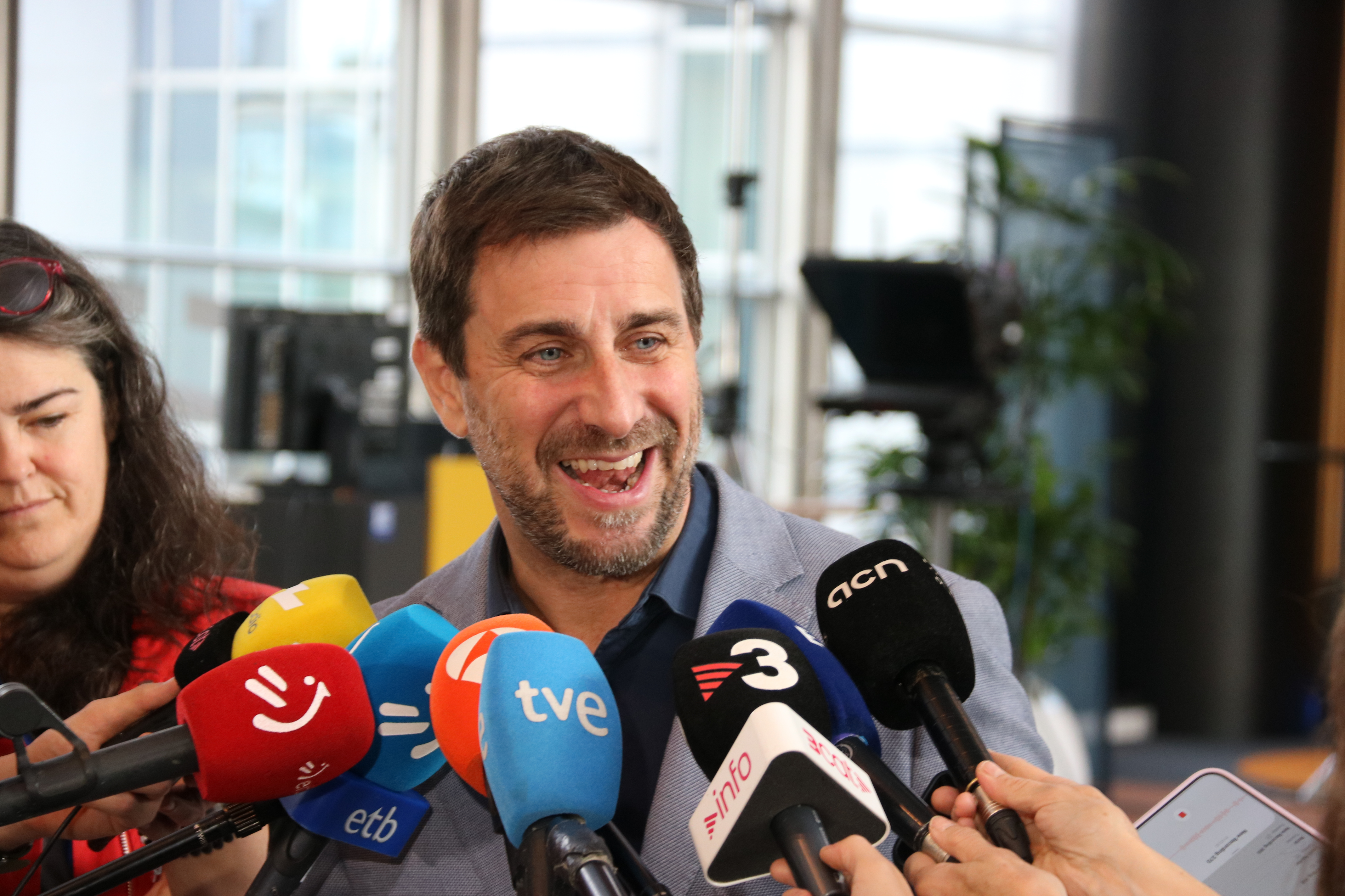 Comín anuncia su regreso a Catalunya: cruzará la frontera a pie el ...